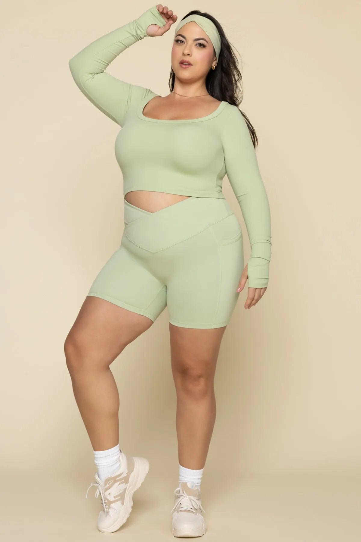 Crisscross Hourglass® Midi Short with Pockets - Pistachio
